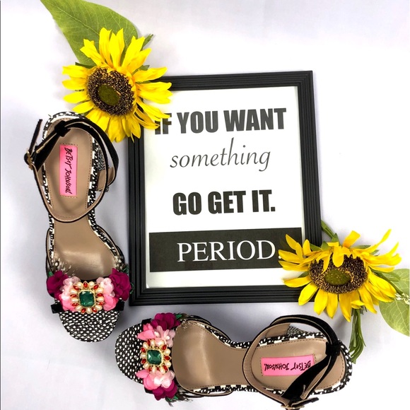 Betsy Johnson Platform Heels - Picture 1 of 8